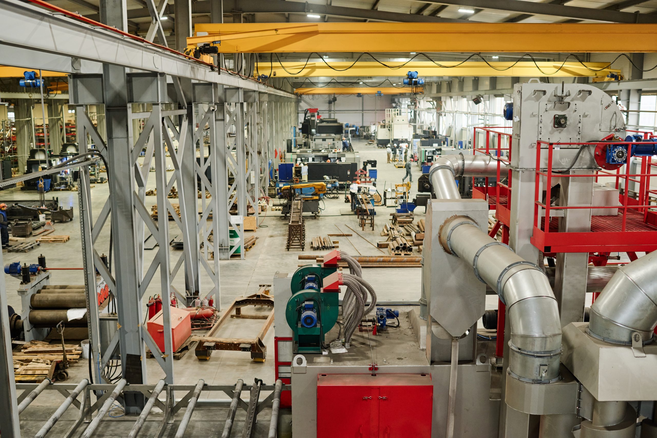 Industrial,Warehouse,Filled,With,Advanced,Machinery,And,Equipment,For,Manufacturing